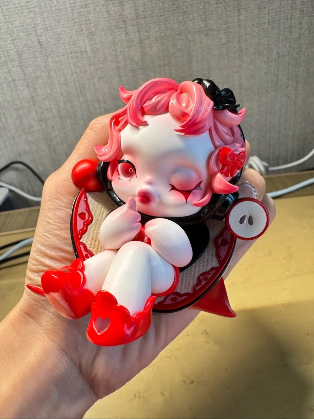 POP MART Apple of My Eye Ornament-Whisper a Wish